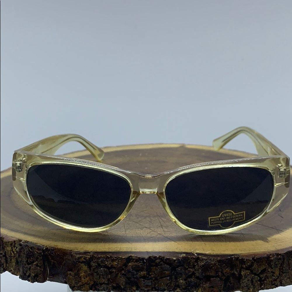 Retro Cream UV400 Sunglasses.